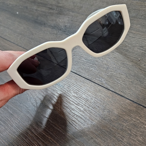 NEW VERSACE WHITE SUNGLASSES - 53mm main image 12